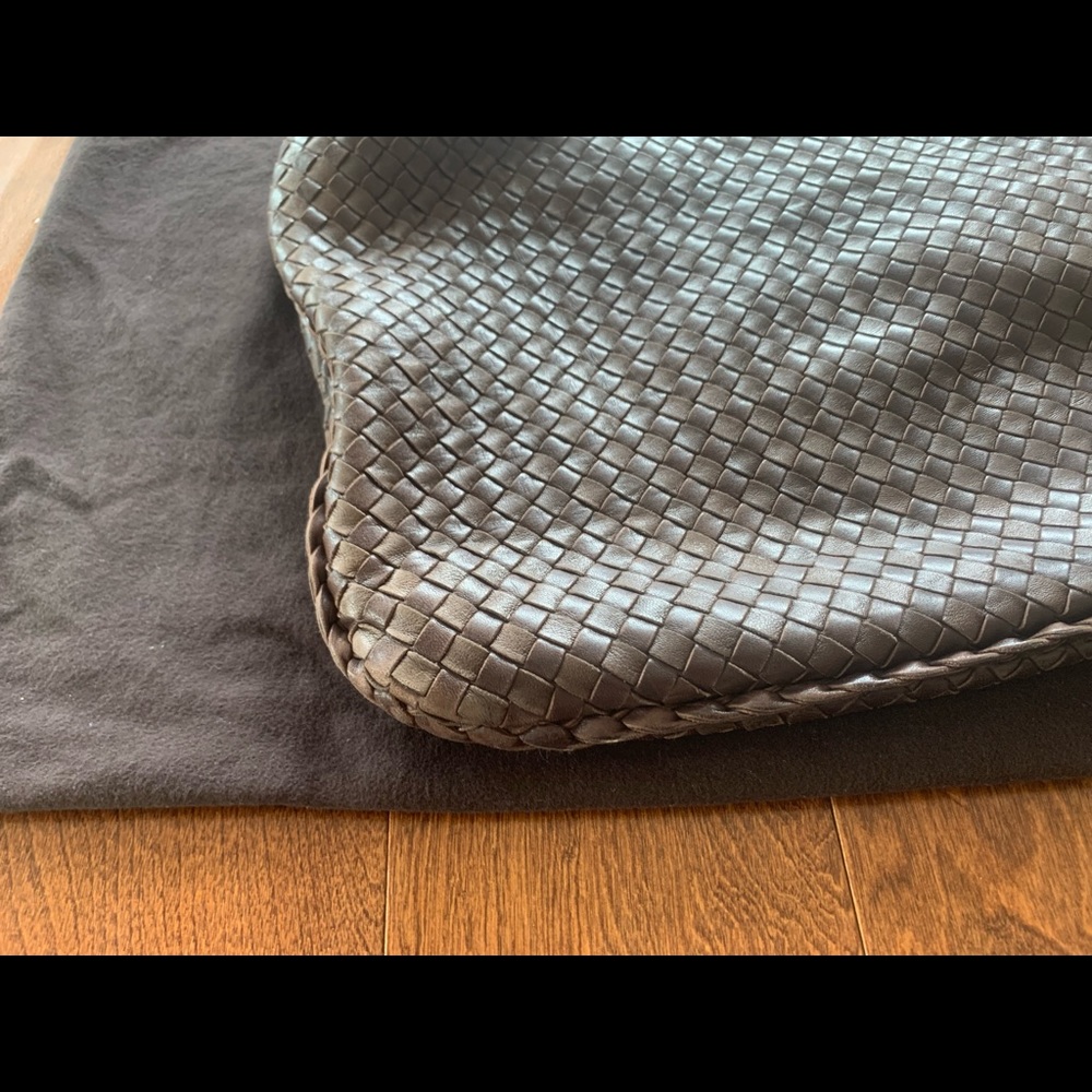 Bottega Veneta INTRECCIATO hobo large (SOLD) - Picture 15 of 16